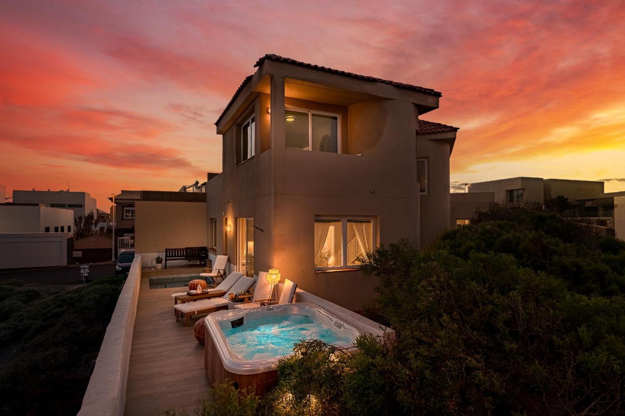 Medano Seaside Villa, Jacuzzi & Pool El Medano  Exterior photo