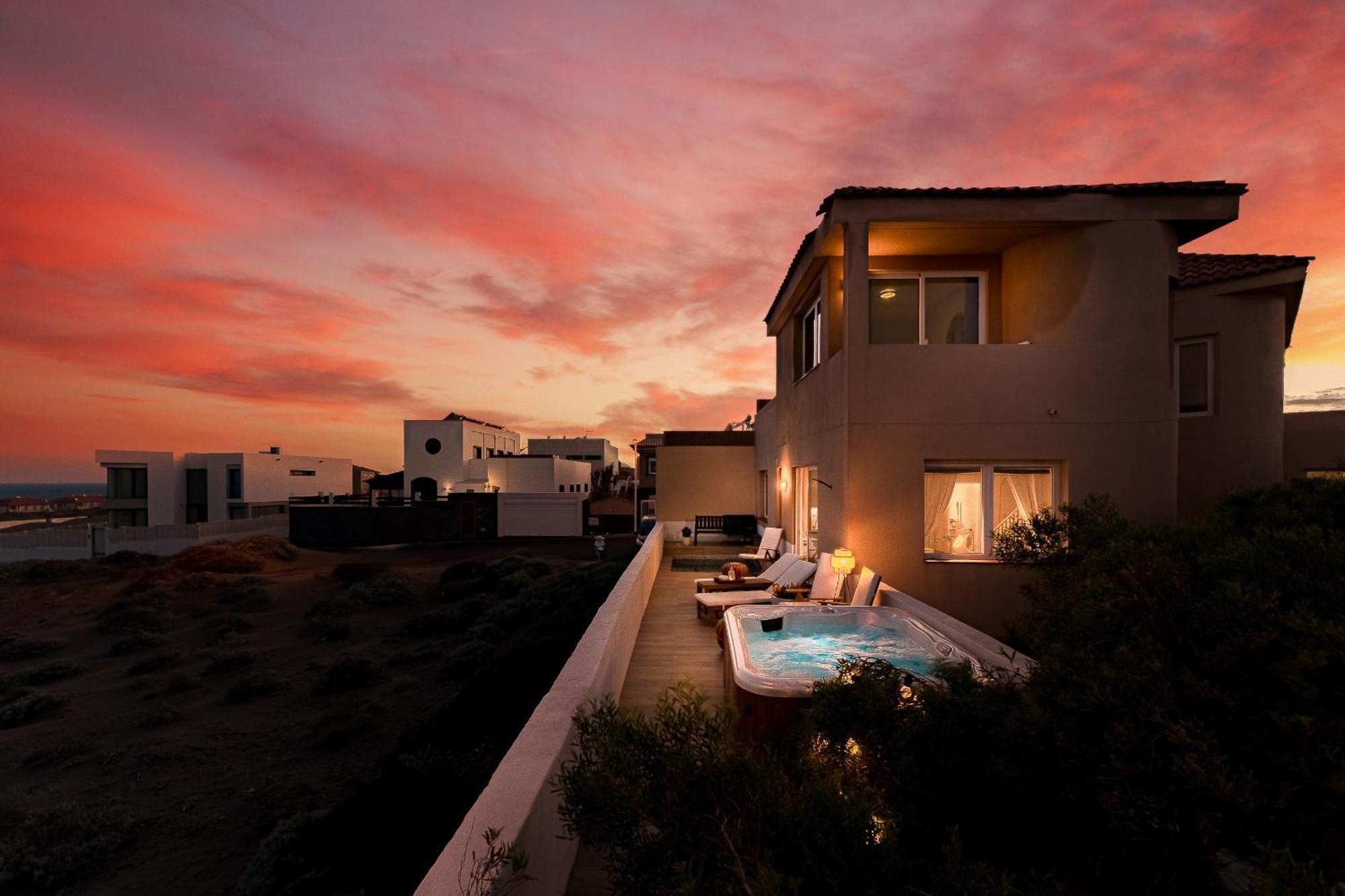 Medano Seaside Villa, Jacuzzi & Pool El Medano  Exterior photo